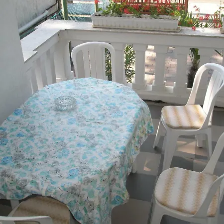 Anna Apartment *